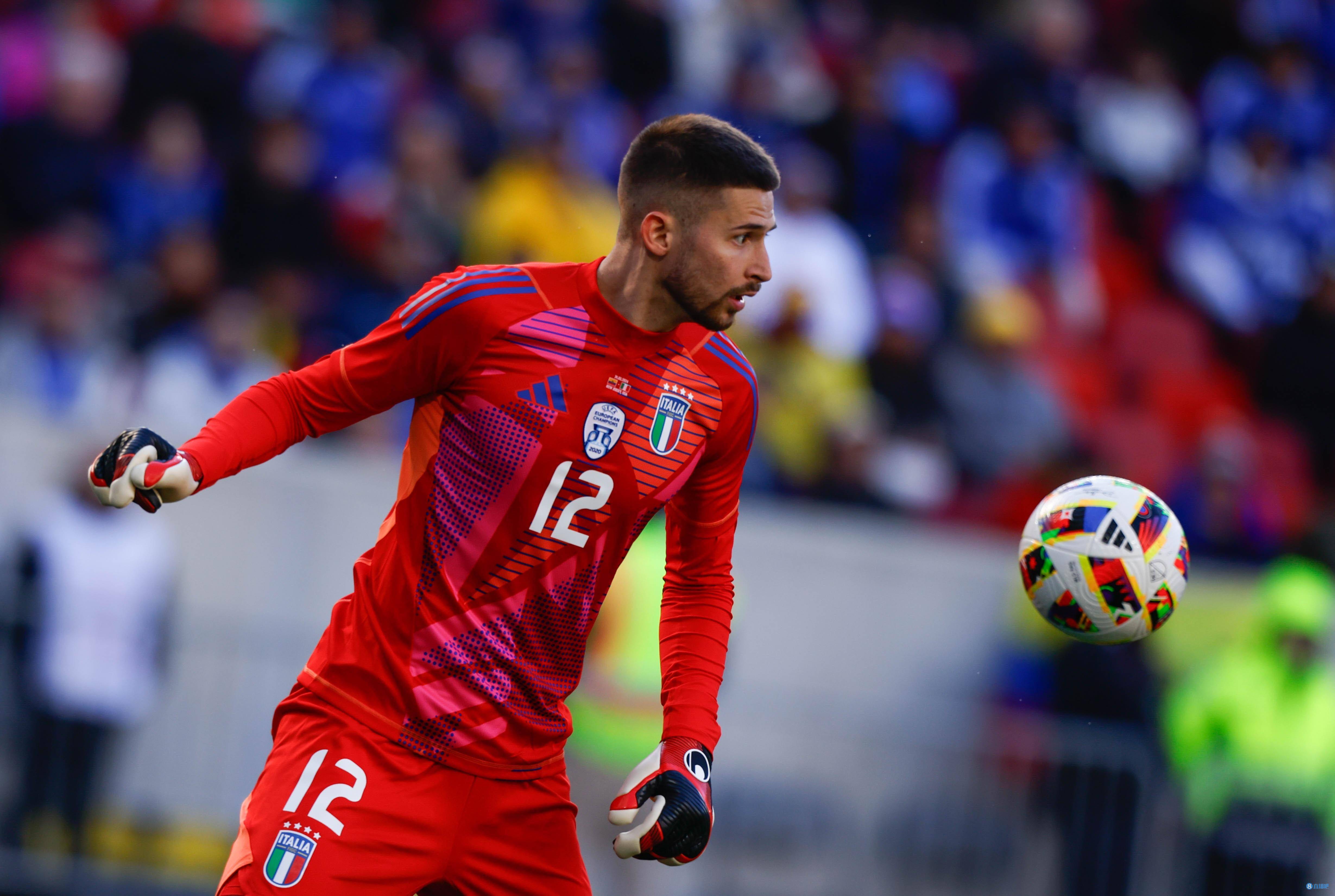 关于足总杯转会期再迎强敌；迈阿密热火复出首秀；主帅态度：引发热议；资深球员宣示担当的信息